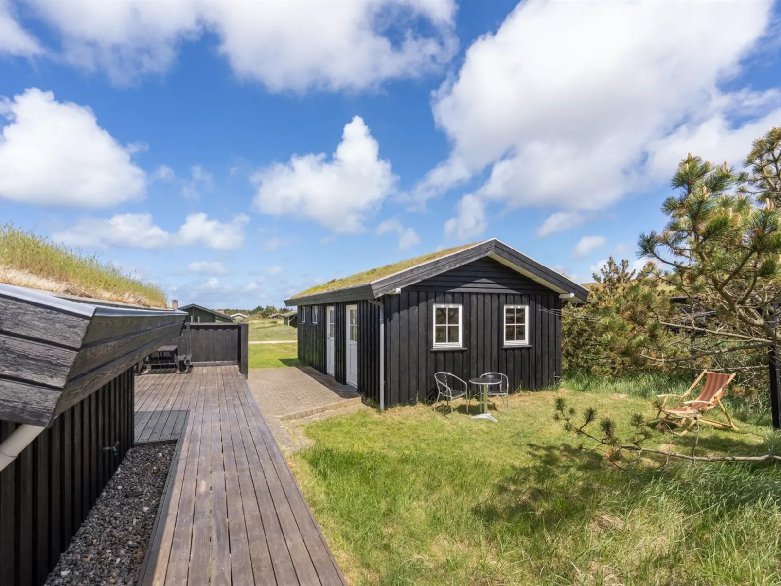 "Driss" - 500m from the sea-Buiten