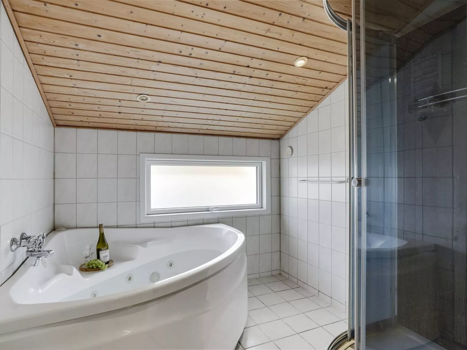 "Hebba" - 300m from the sea-Binnen