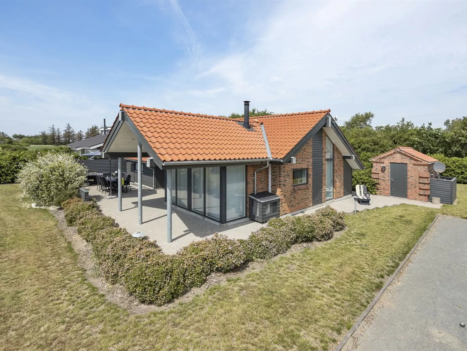 "Donka" - 300m to the fjord-Buiten