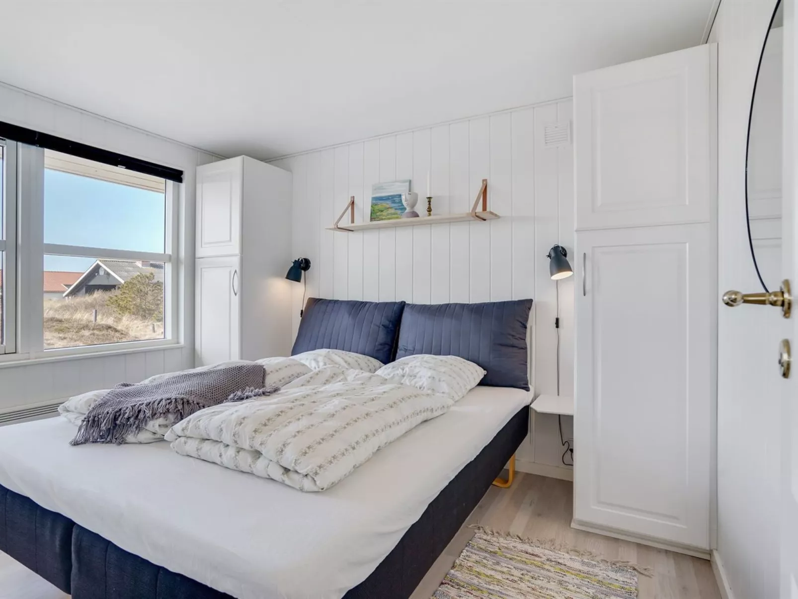 "Sotir" -  from the sea-Binnen