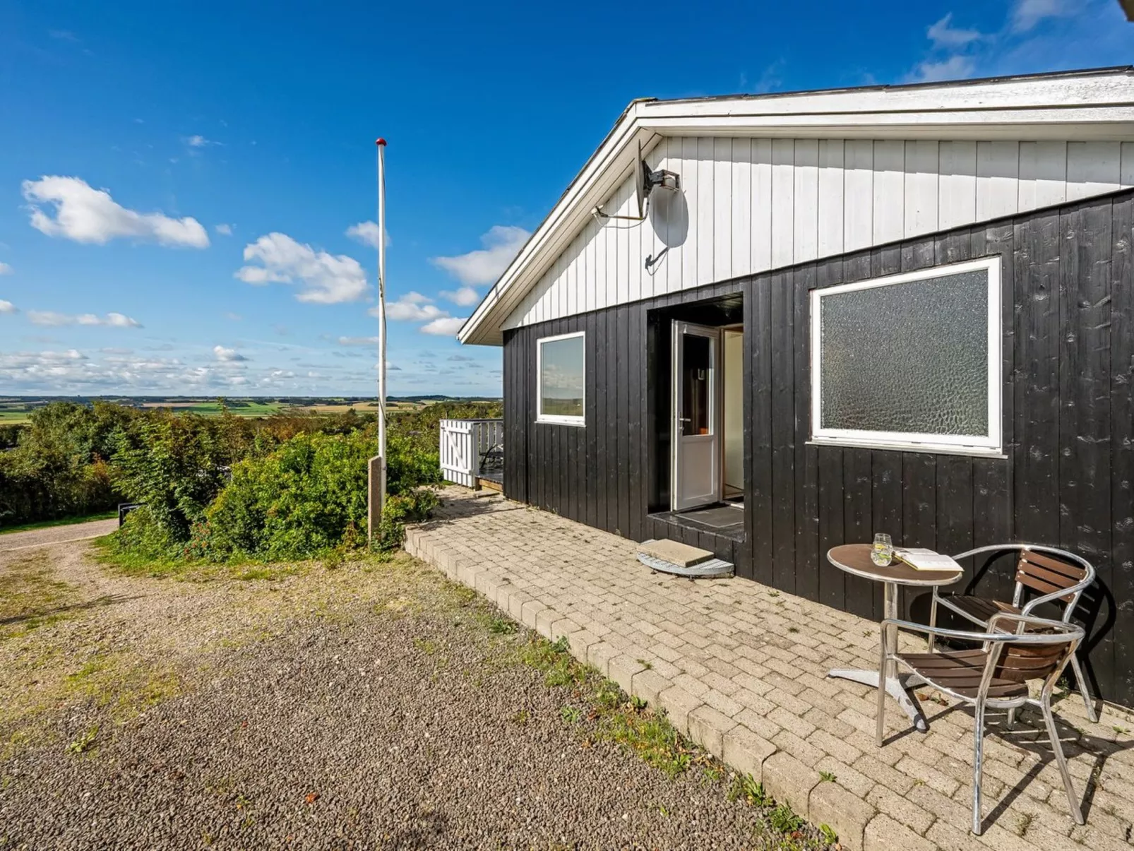 "Brenda" - 300m to the fjord-Buiten