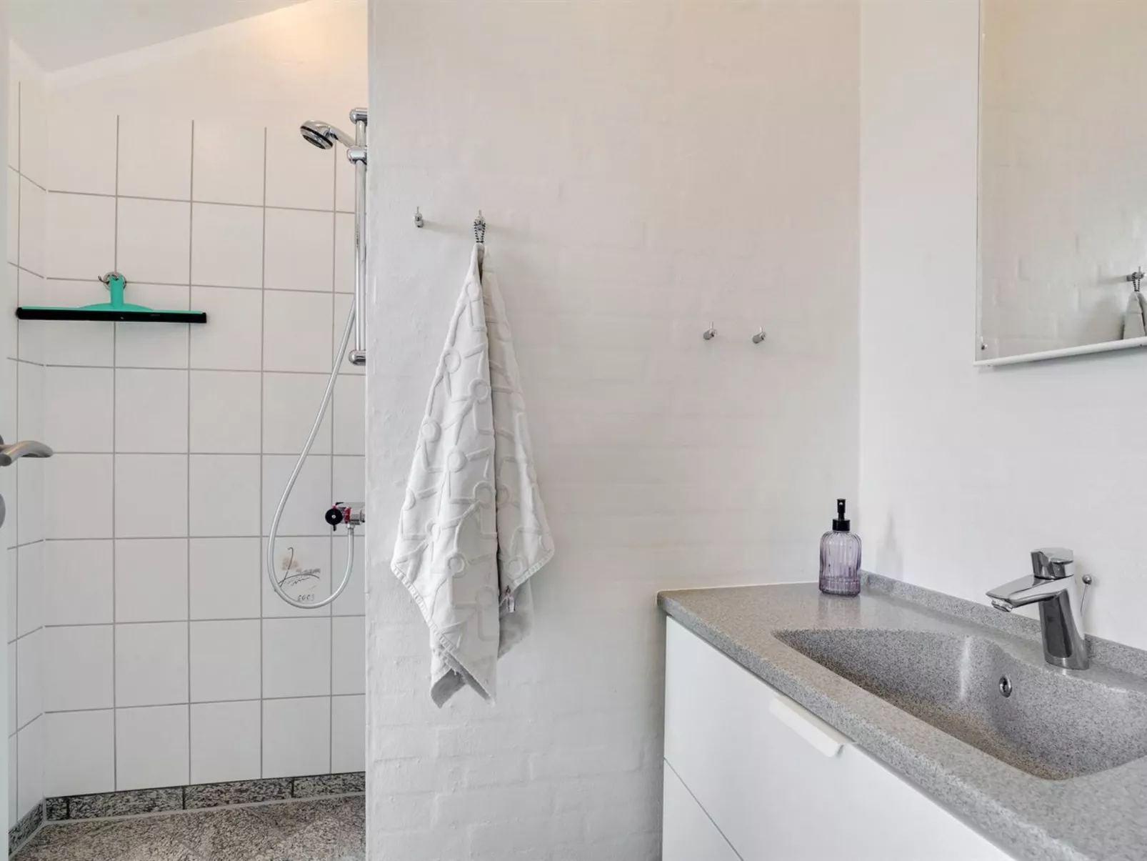 "Lex" - 150m from the sea-Binnen