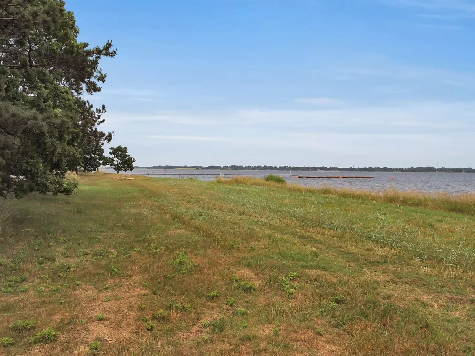 "Jeip" - 400m to the fjord-Buiten