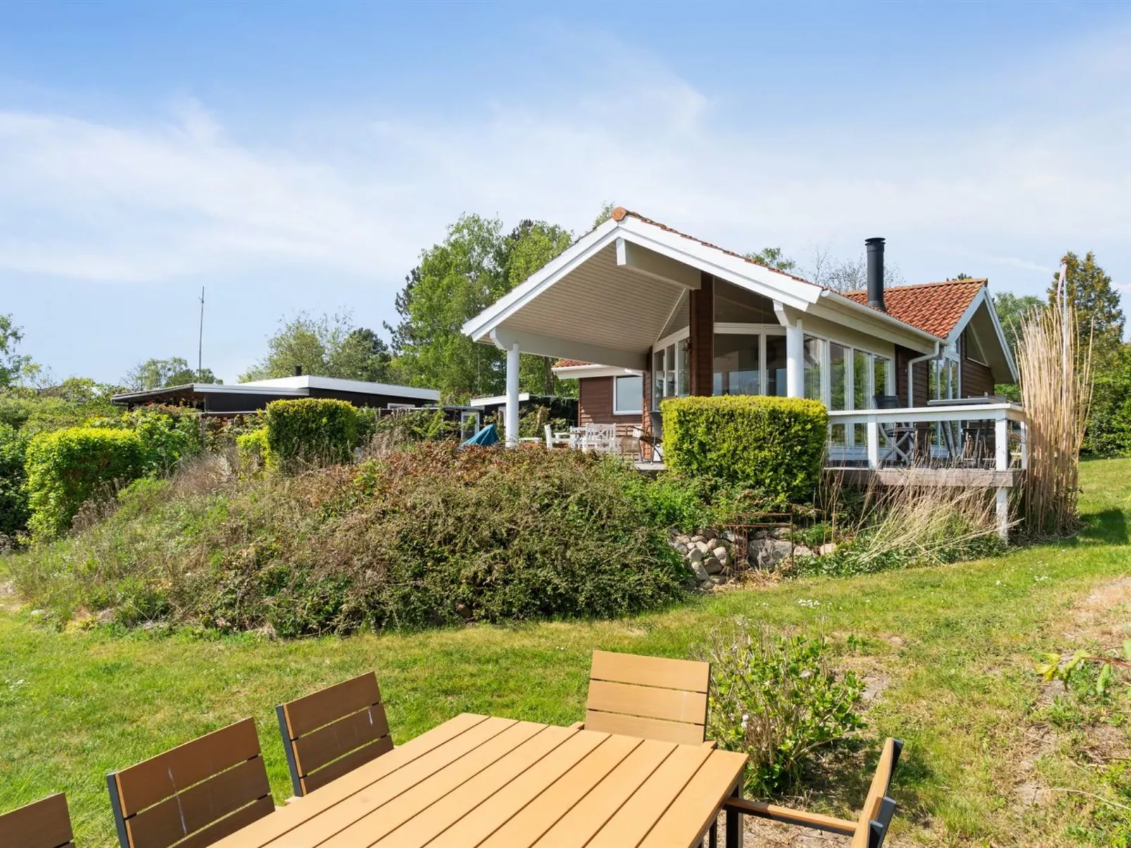 "Brunman" - 10m to the fjord-Buiten