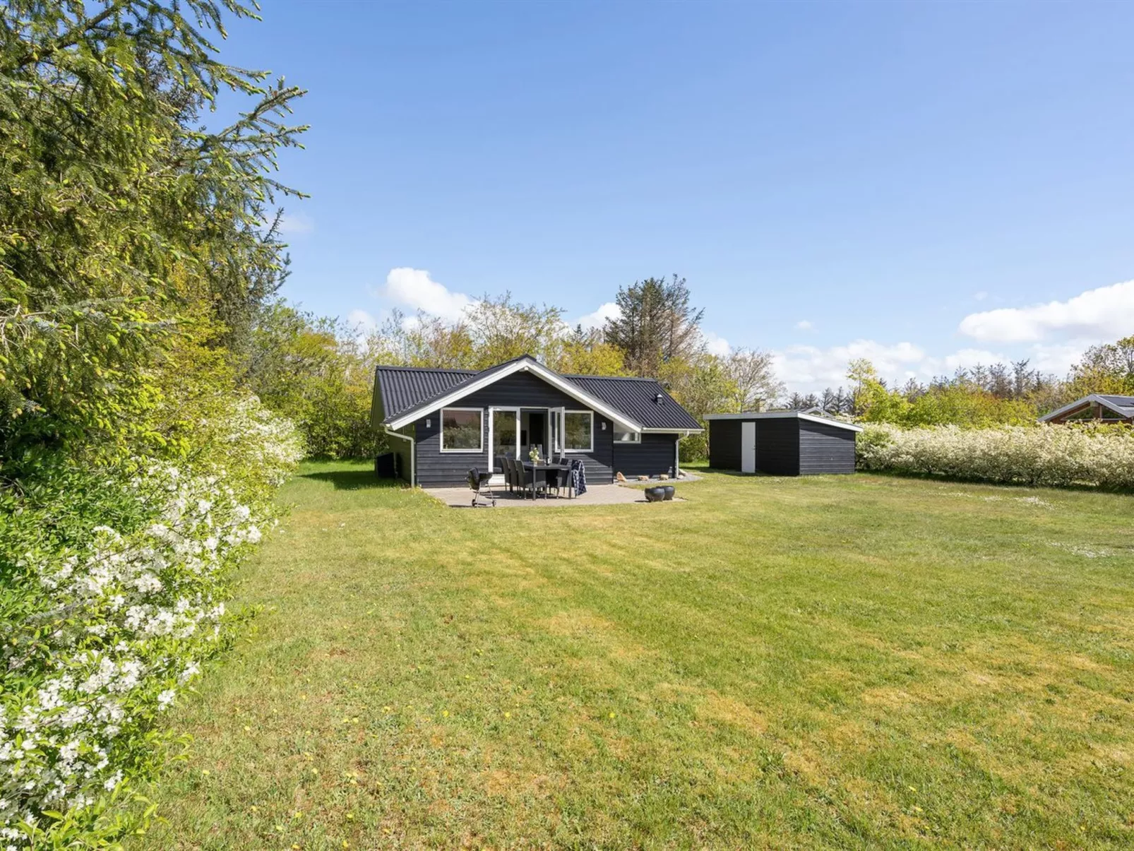 "Ingward" - 300m to the fjord-Buiten