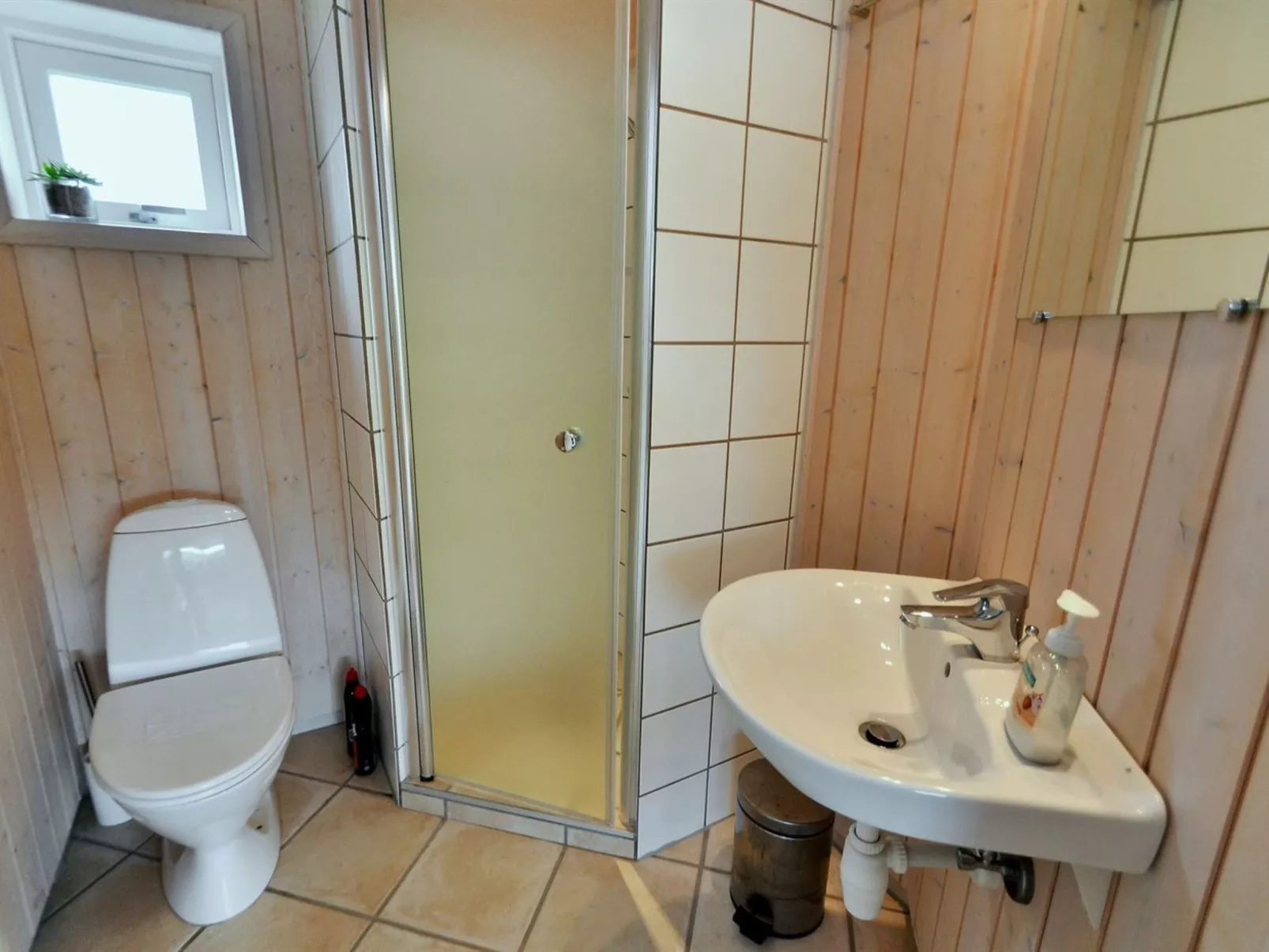 "Hadar" - 100m from the sea-Binnen