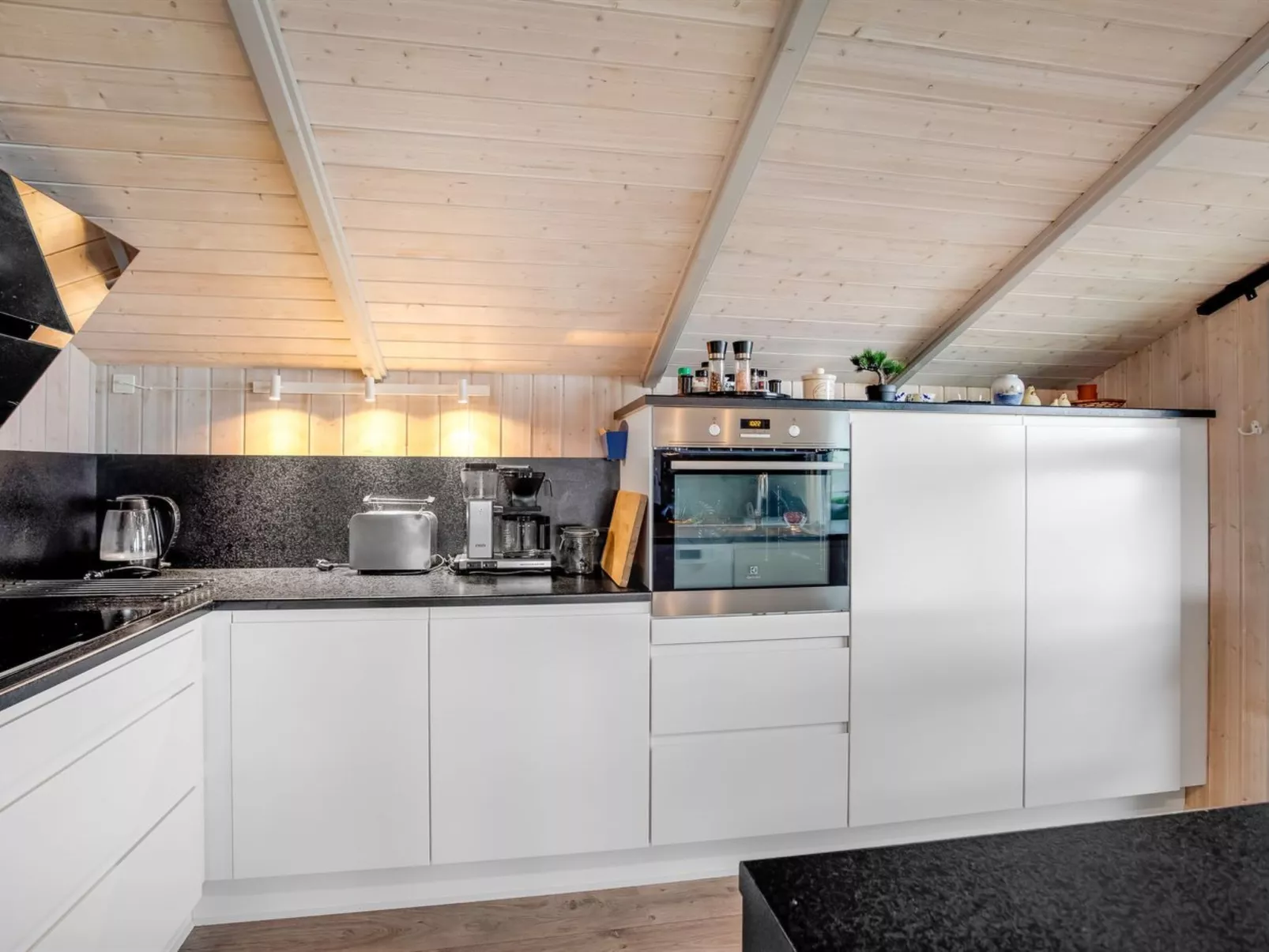 "Holmwith" - 50m from the sea-Binnen