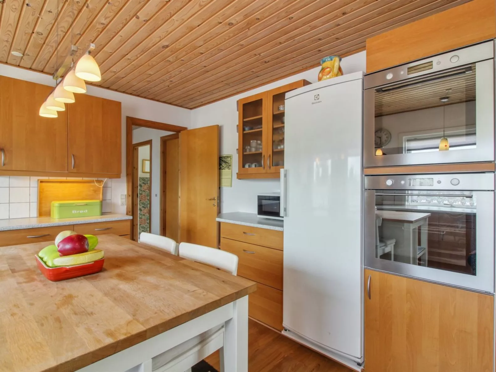 "Ellanor" - 1.4km from the sea-Binnen