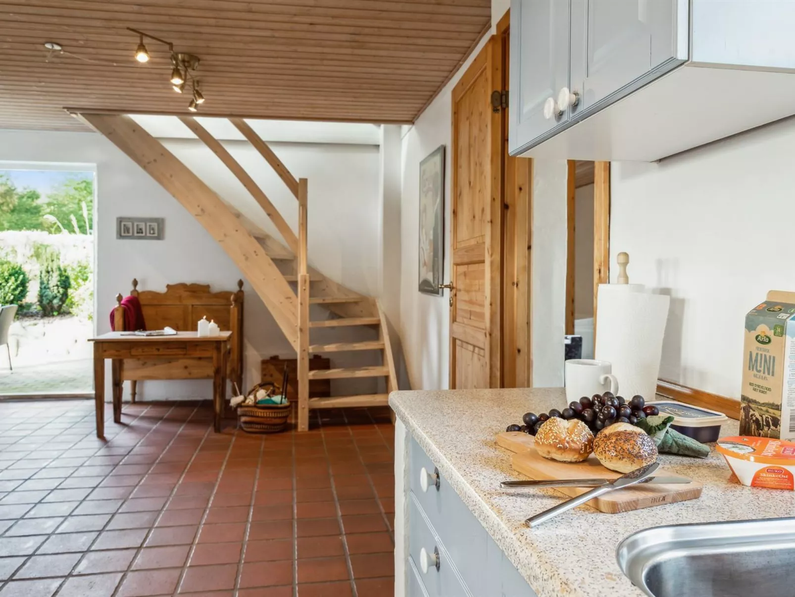 "Cajsa" - 200m from the sea-Binnen