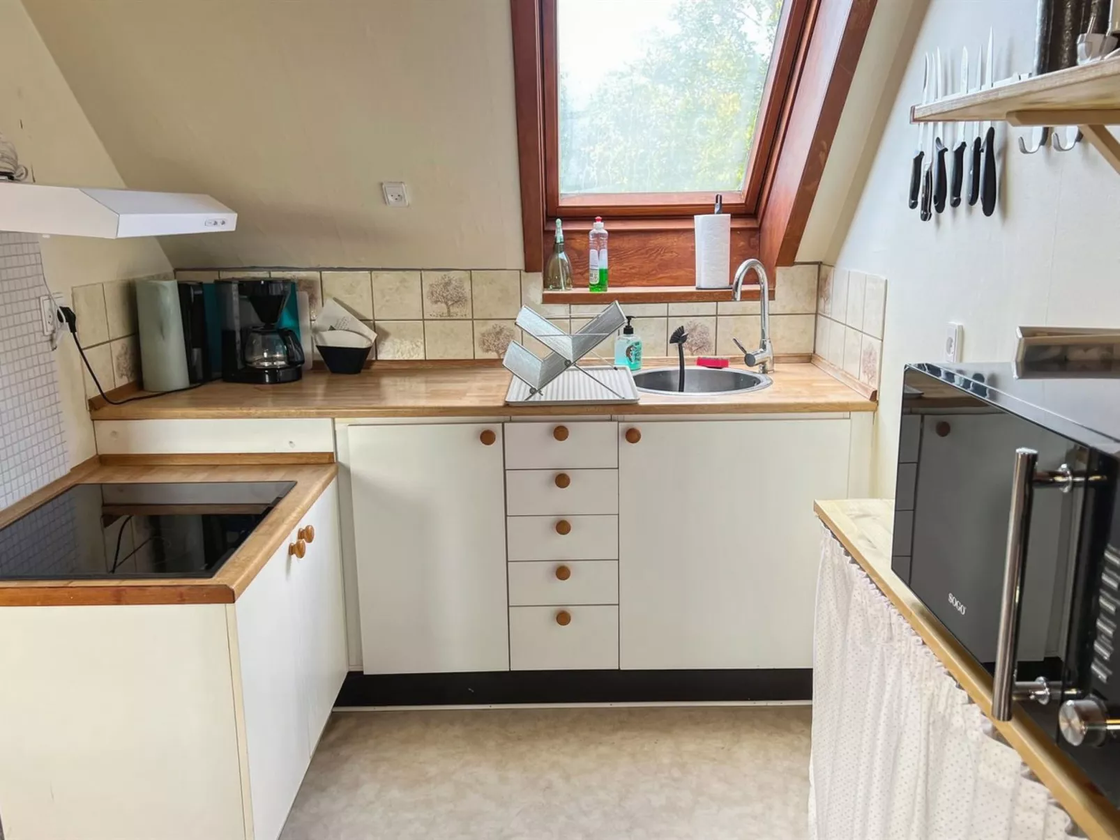 "Thera" - 5km from the sea-Binnen