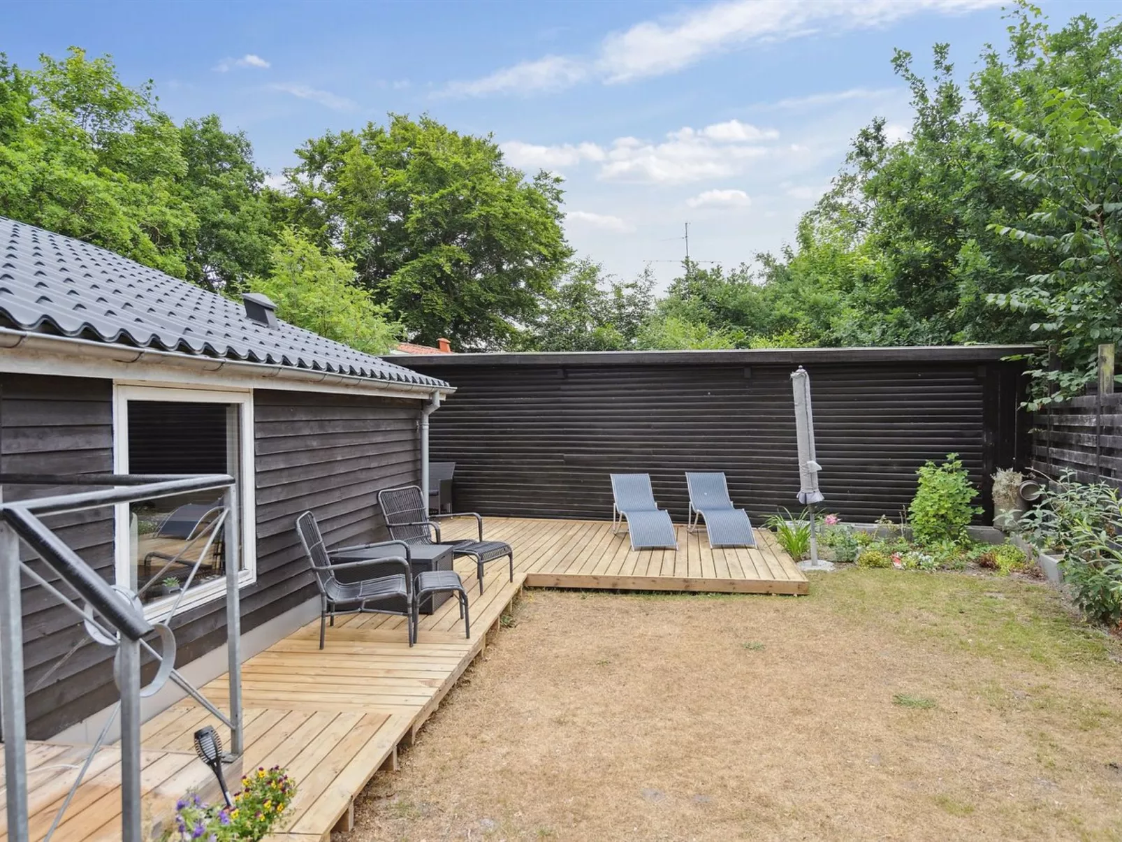 "Tjarven" - 300m from the sea-Buiten