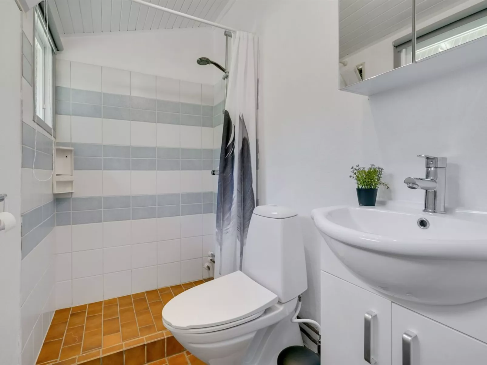 "Harri" - 700m from the sea-Binnen