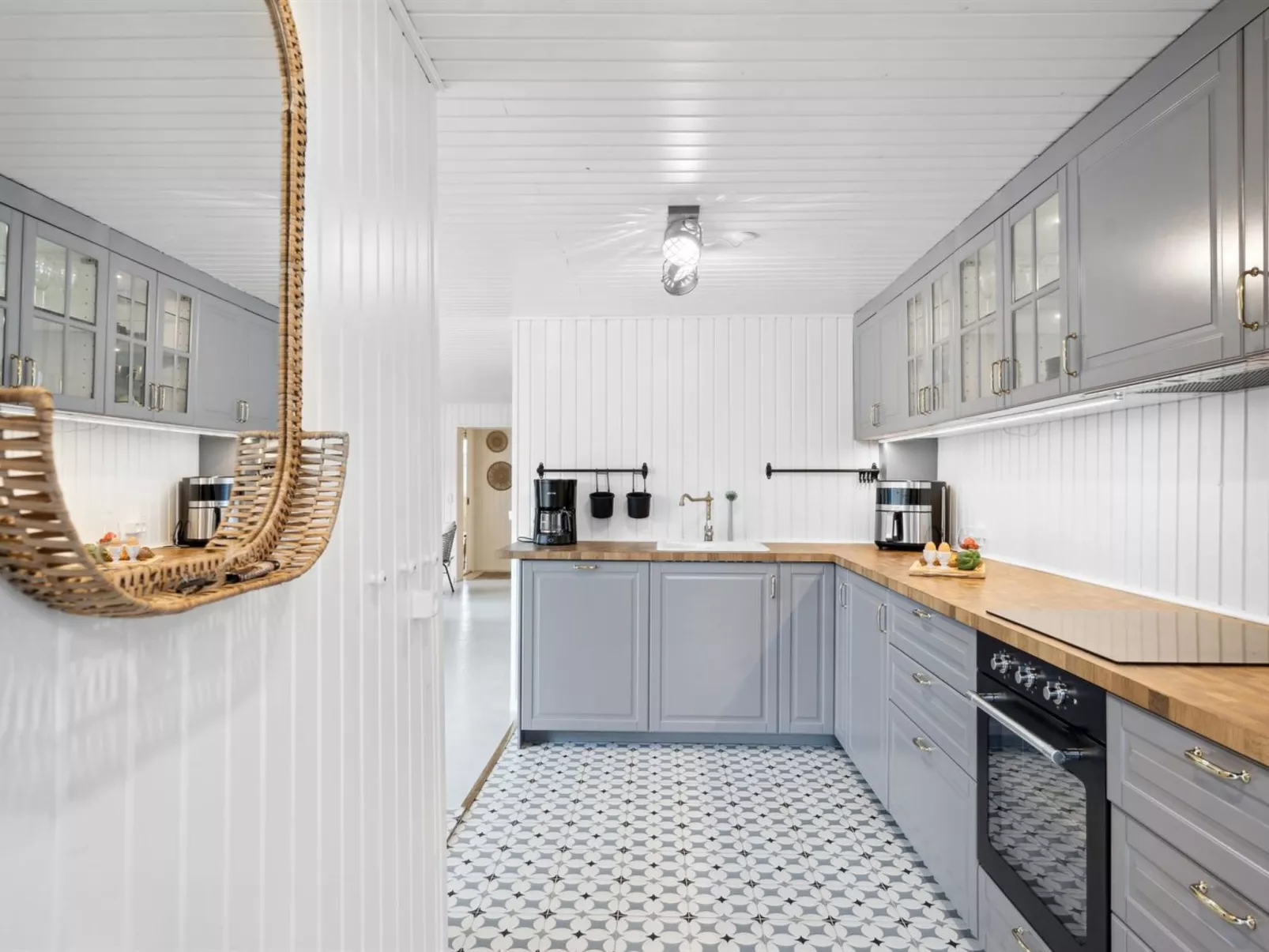 "Elizabeta" - 175m from the sea-Binnen