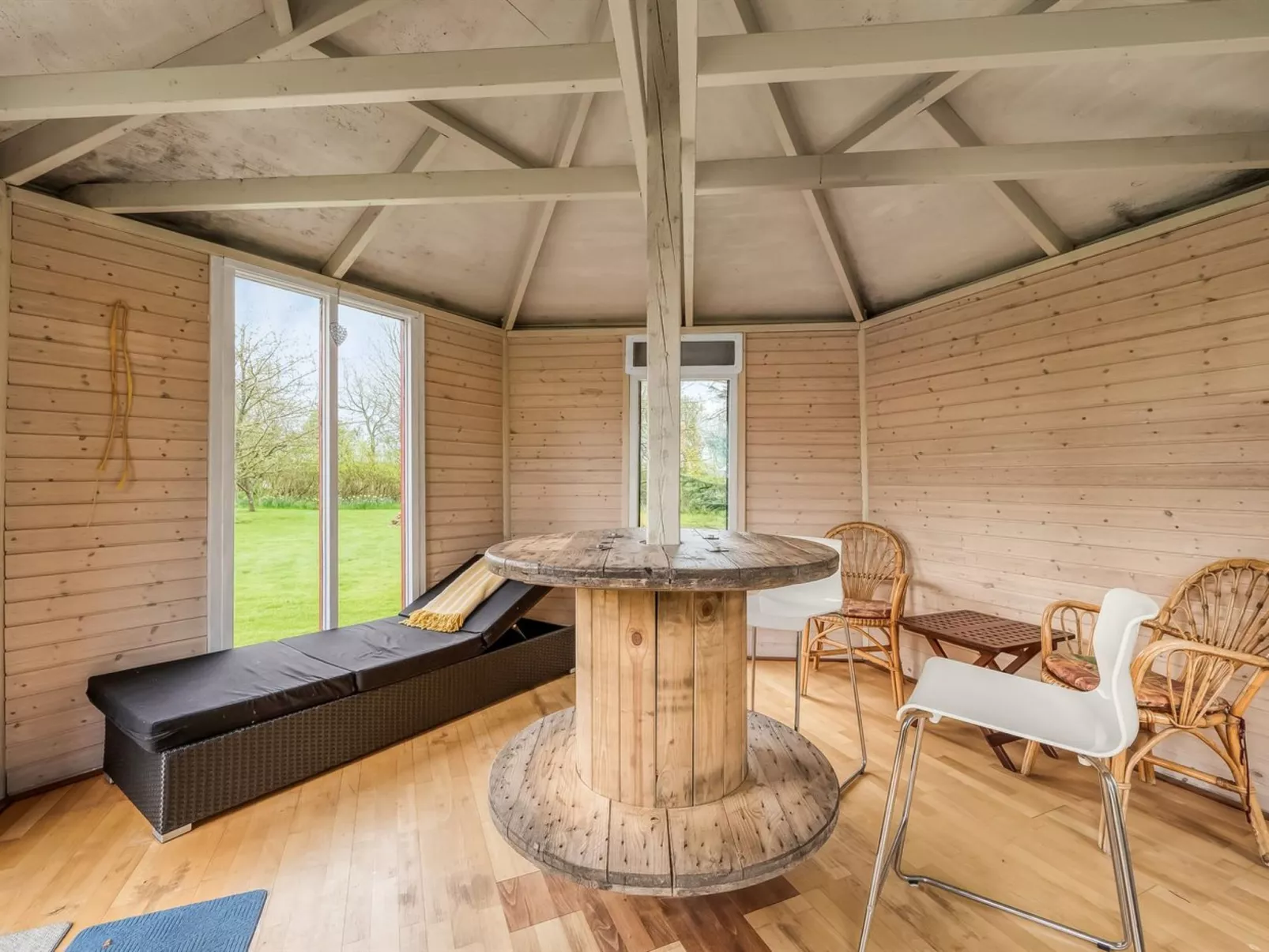 "Soria" - 600m to the fjord-Binnen