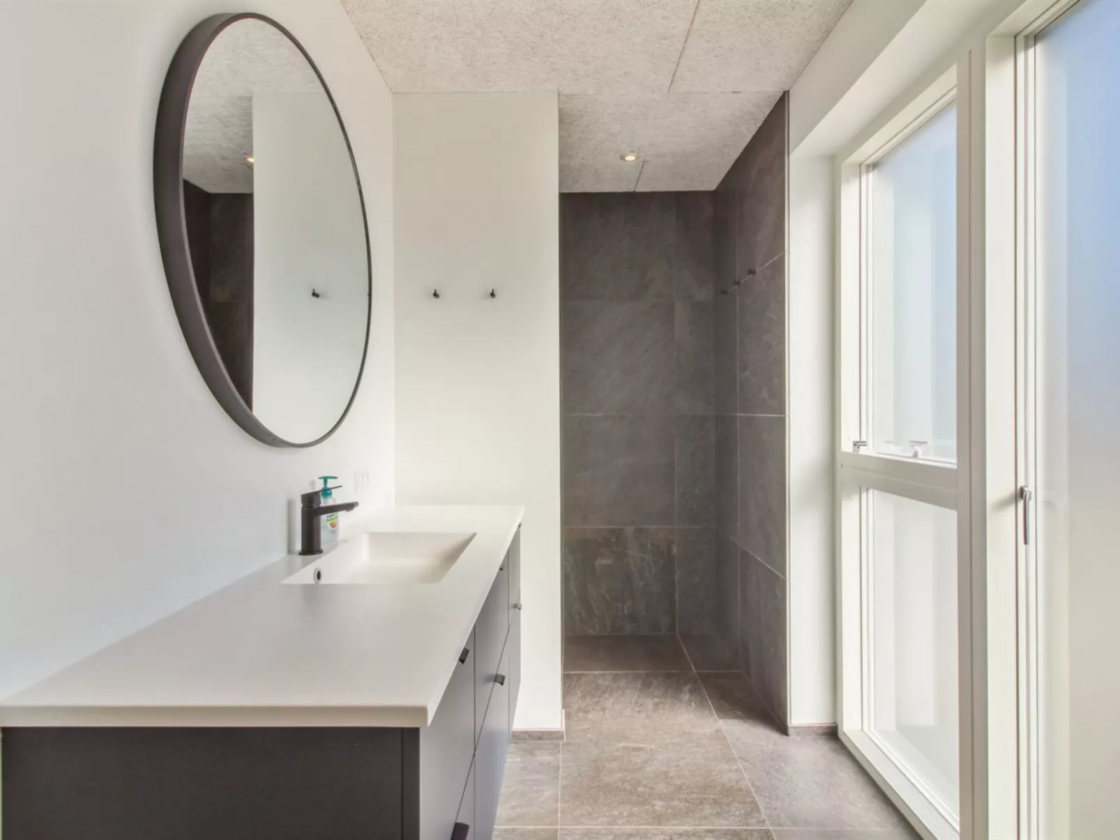 "Esme" - 400m from the sea-Binnen