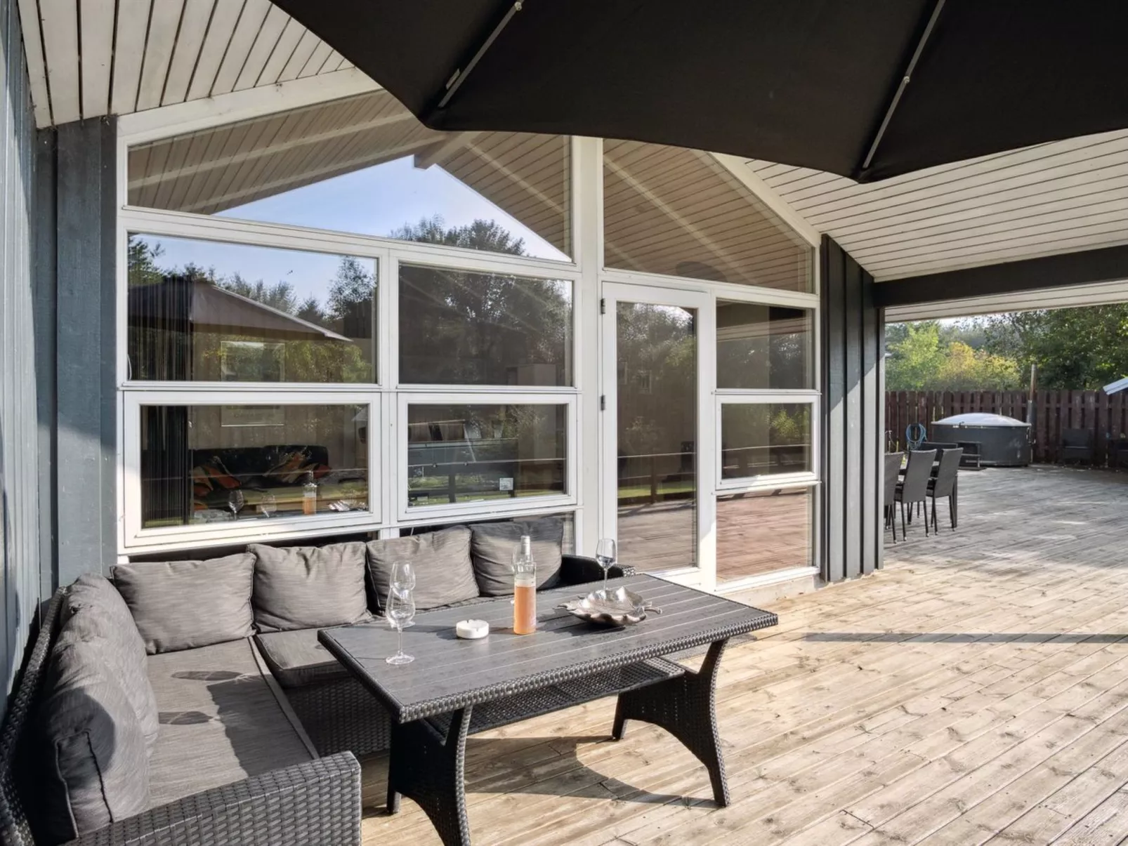 "Elif" - 30km from the sea-Buiten