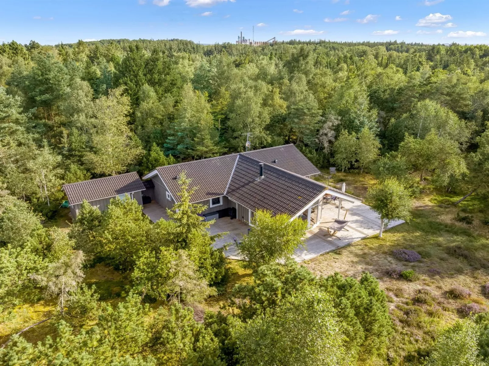 "Guri" - 600m to the fjord-Buiten