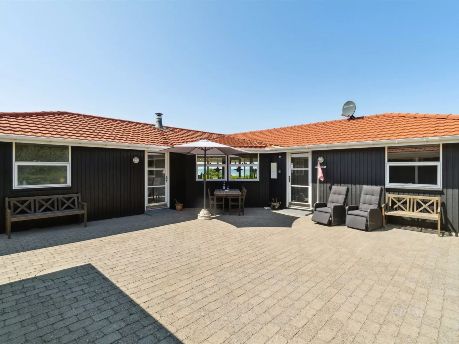 "Garbine" - 400m from the sea-Buiten