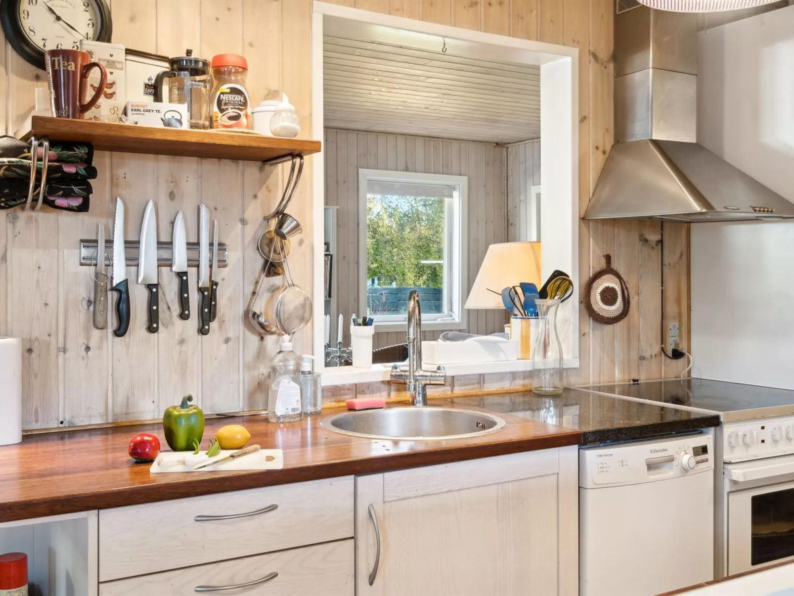 "Laurentius" - 625m from the sea-Binnen