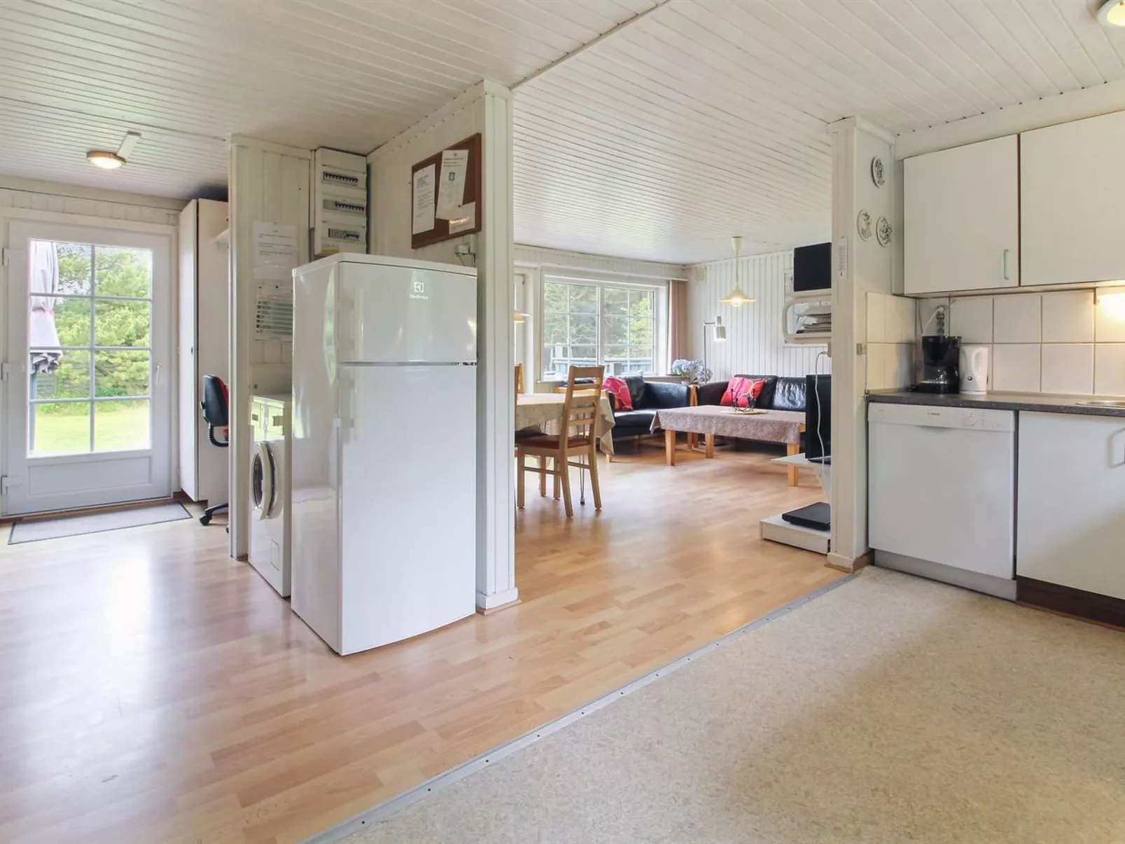 "Ylvi" - 2.8km from the sea-Binnen