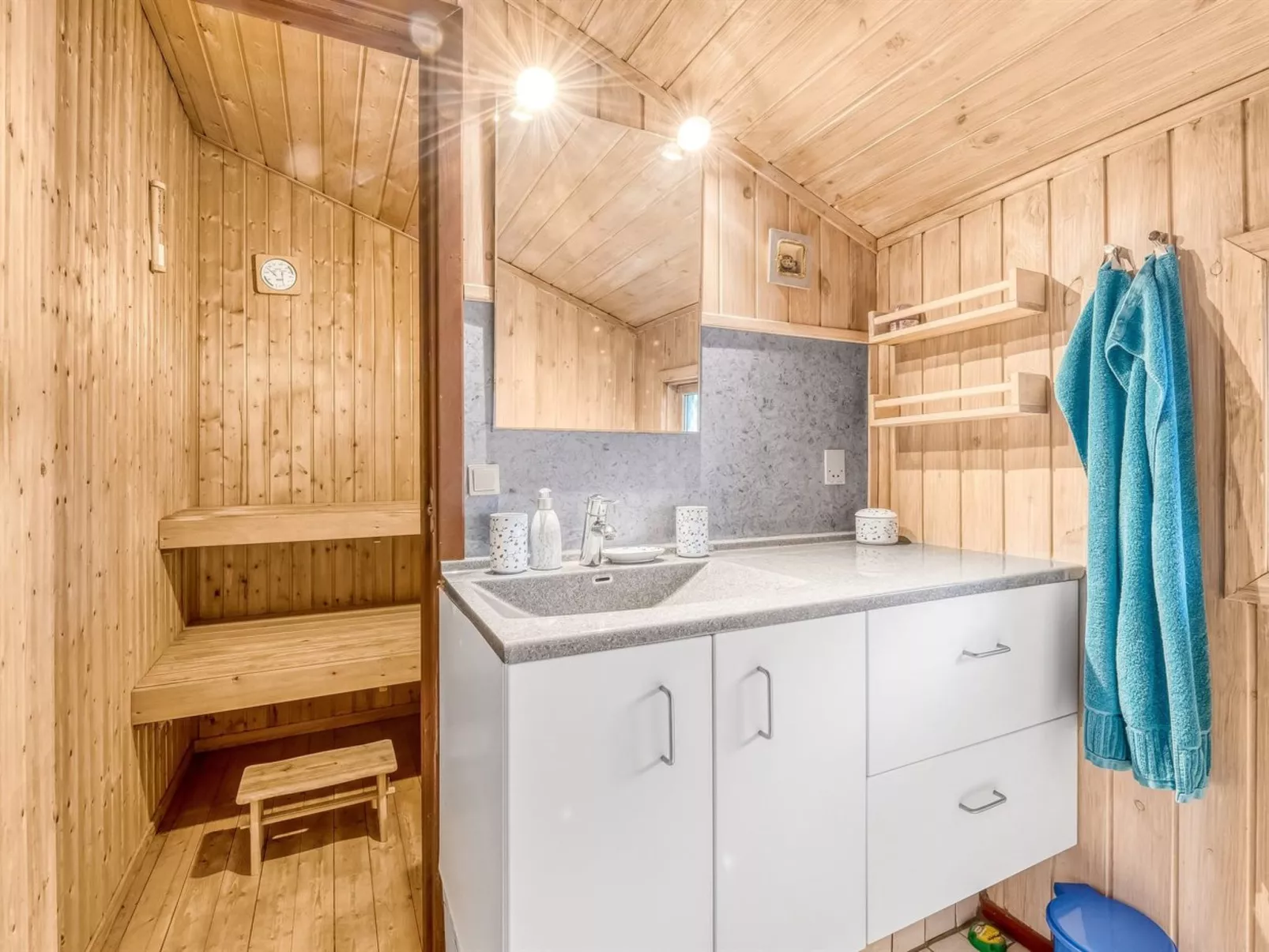 "Elpida" - 2km from the sea-Binnen