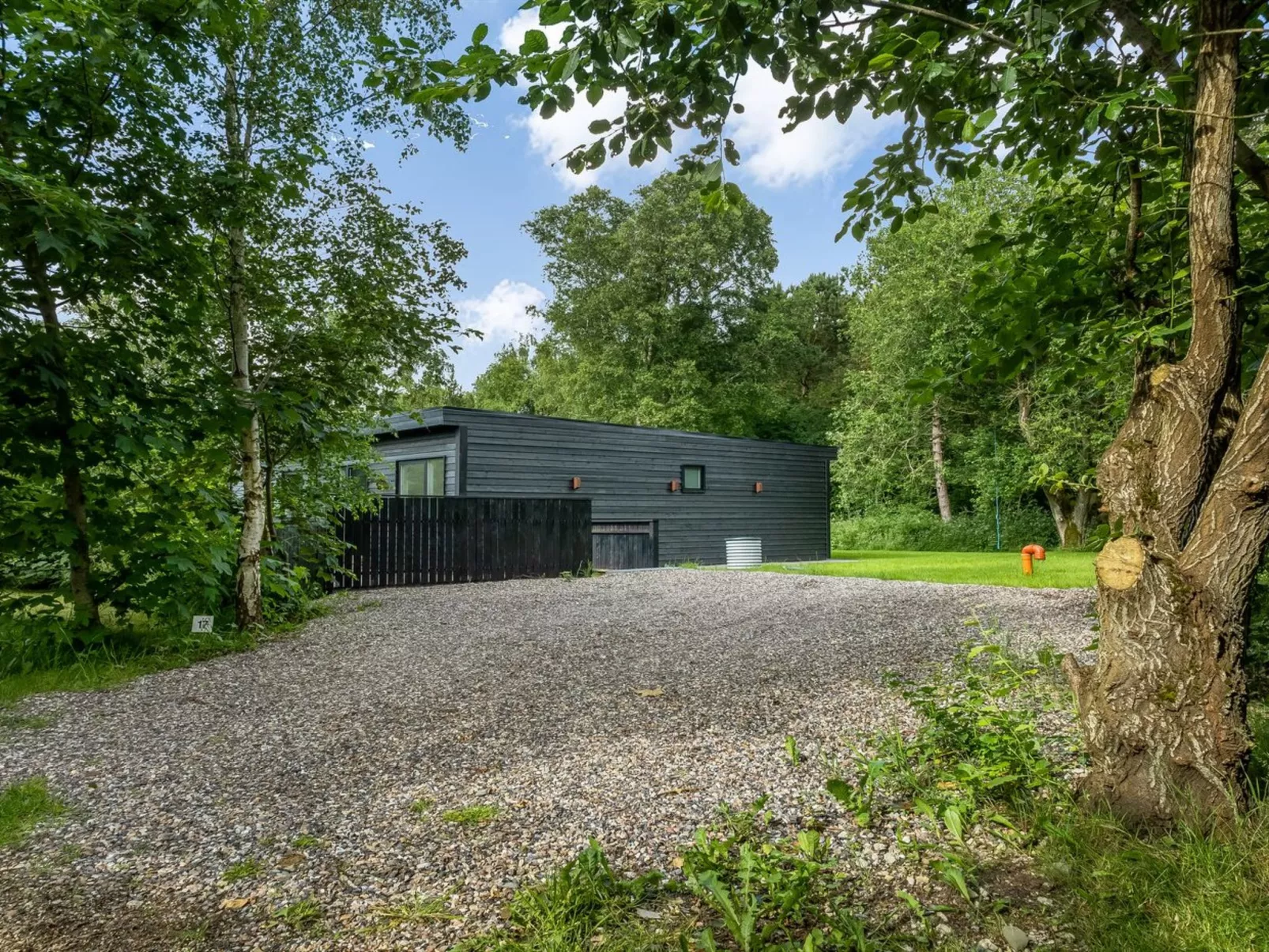 "Scalli" - 1.5km to the fjord-Buiten