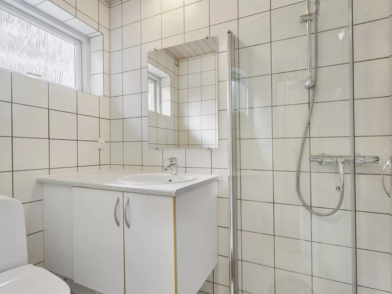 "Gisa" - 400m from the sea-Binnen