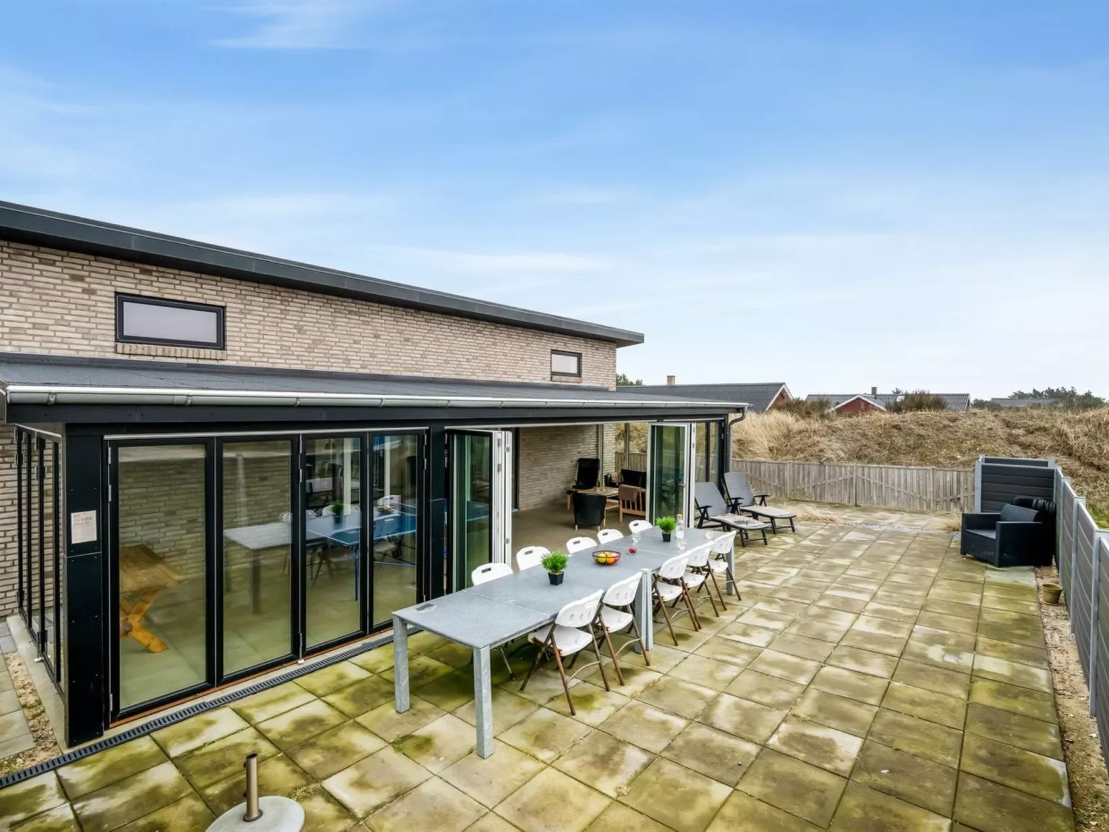 "Clarabelle" - 1.2km from the sea-Buiten