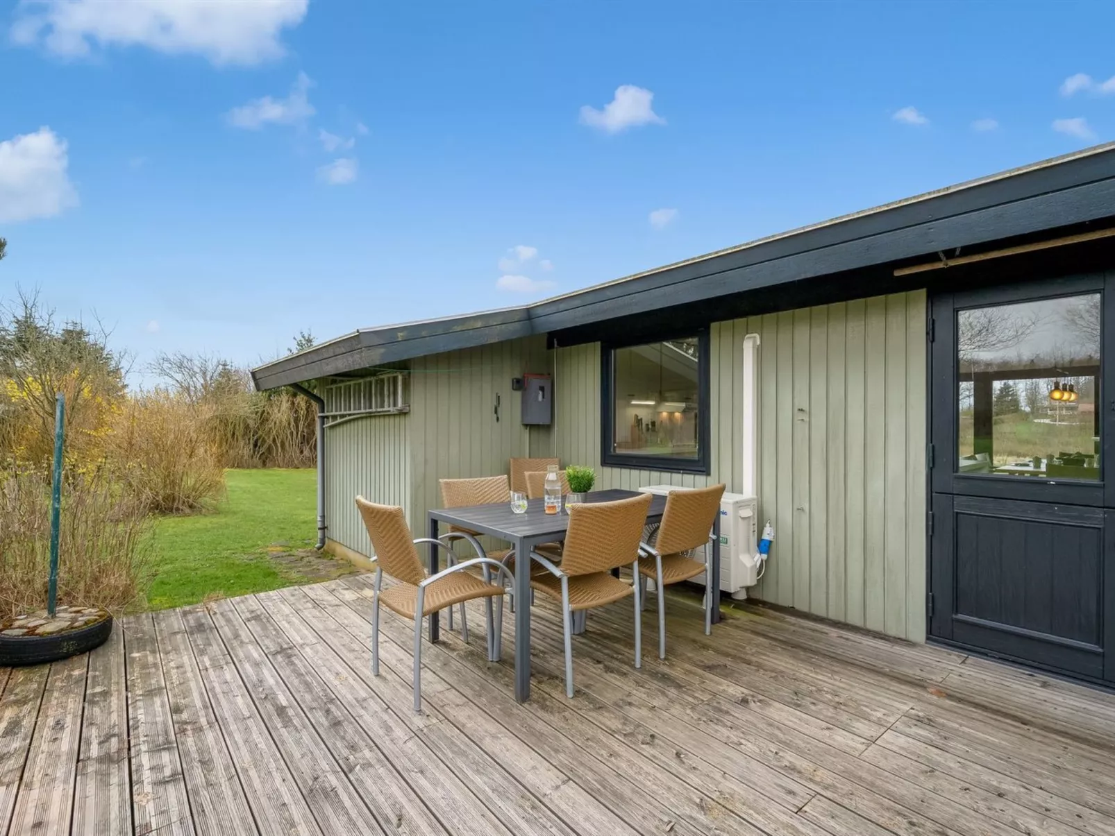 "Jule" - 1.3km to the fjord-Buiten