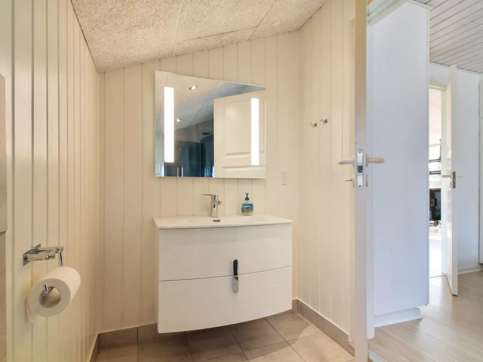 "Emilia" - 1.8km from the sea-Binnen