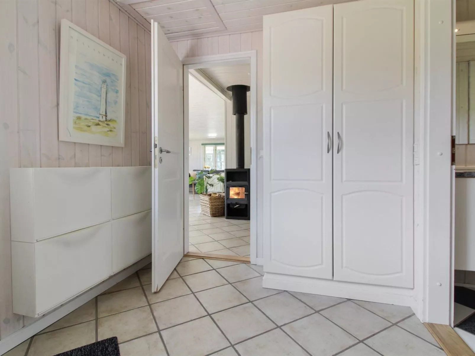 "Hillmari" - 200m from the sea-Binnen