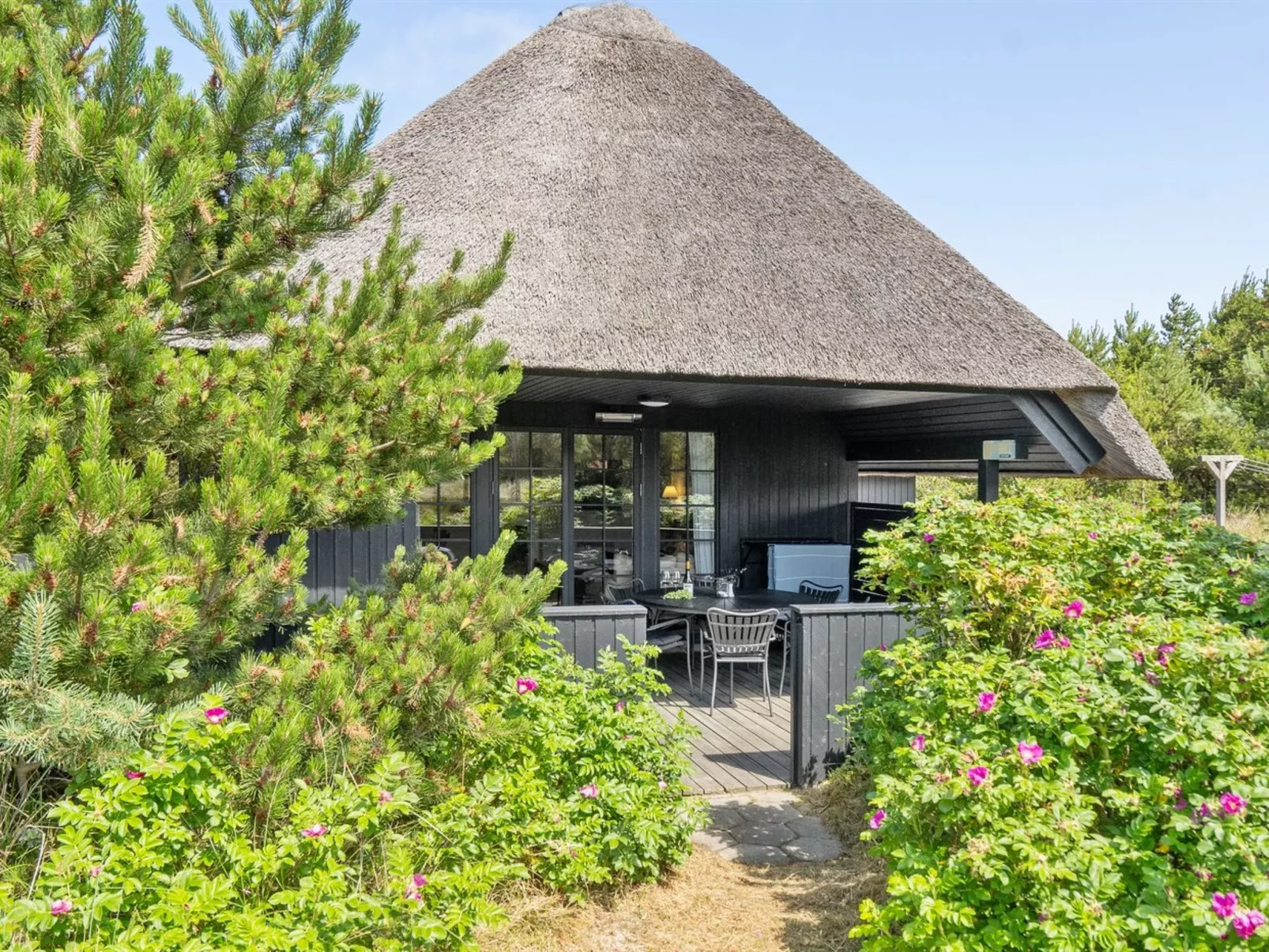 "Sine" - 500m from the sea-Buiten