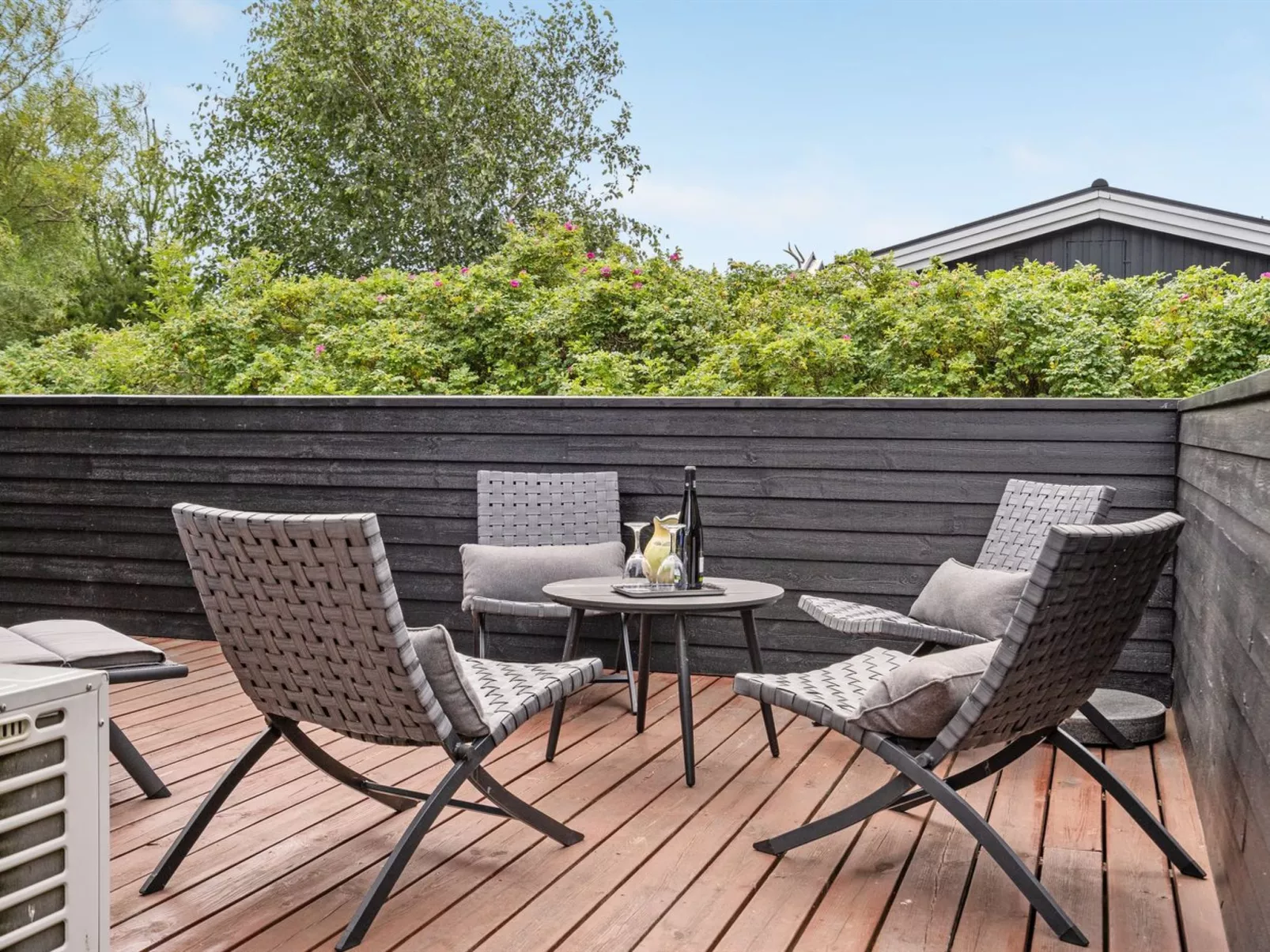 "Akkar" - 1.8km from the sea-Buiten