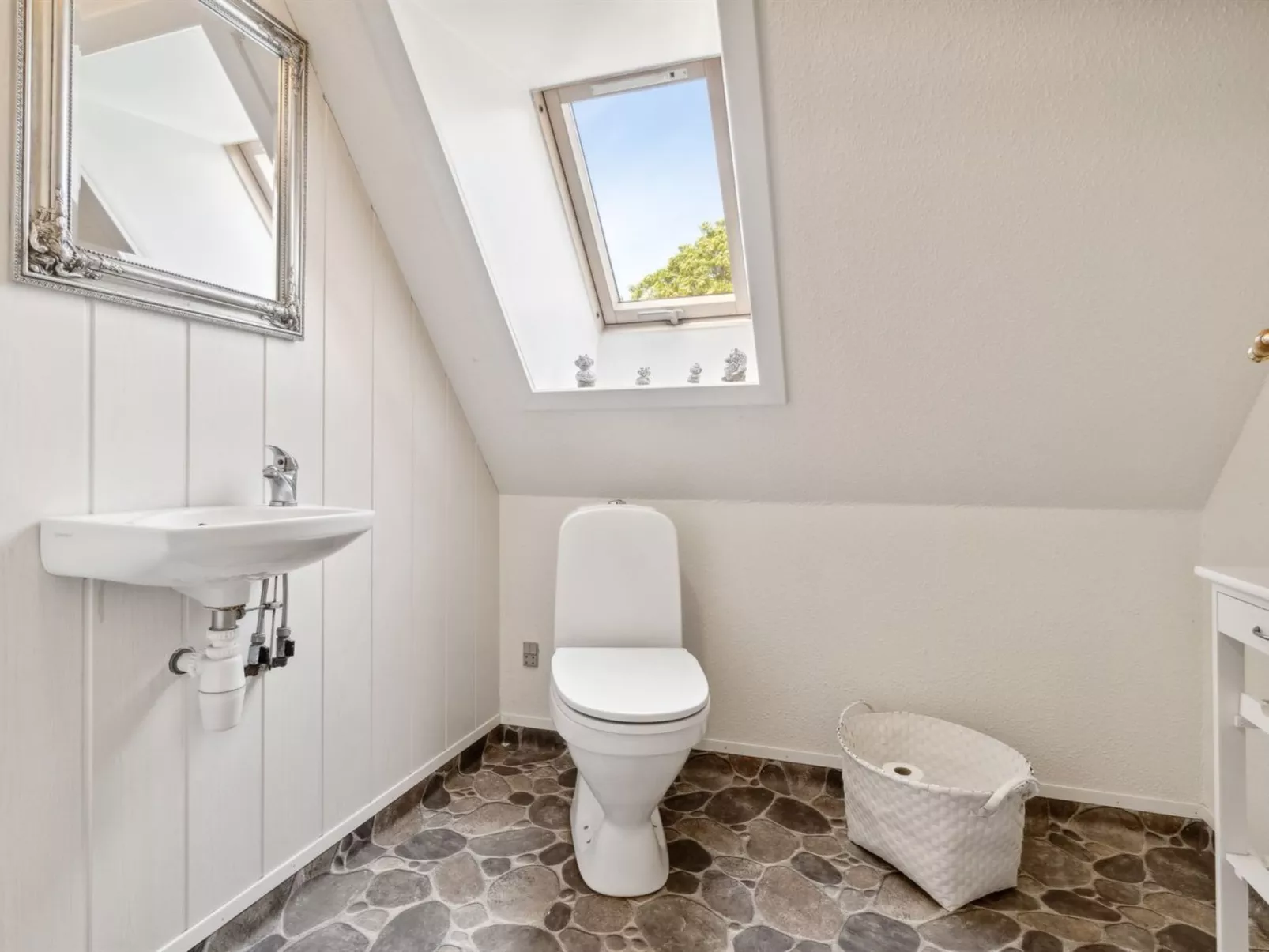 "Ieva" - 3.9km from the sea-Binnen