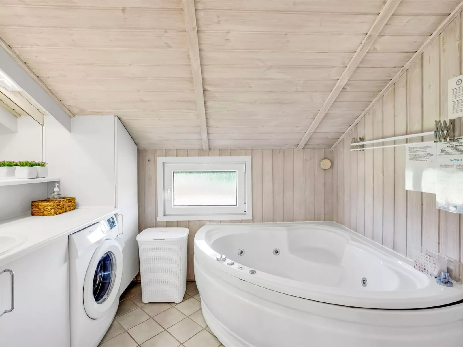 "Hariet" - 300m from the sea-Binnen