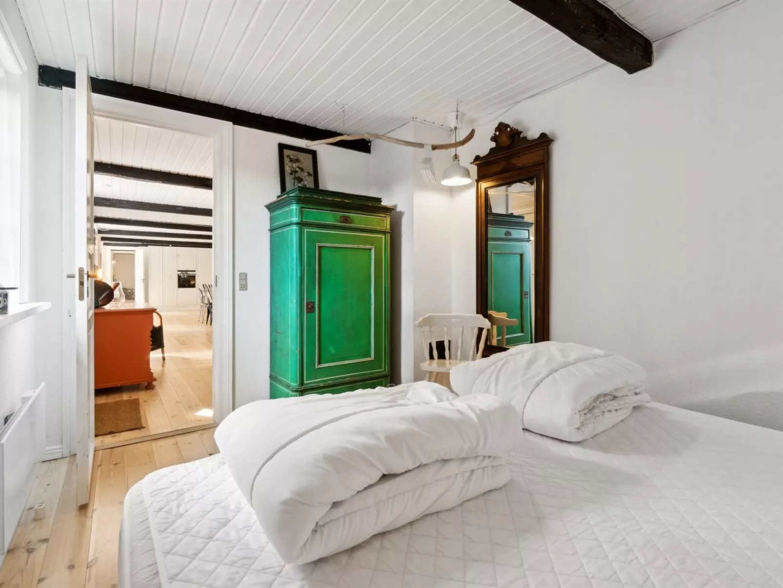 "Héléne" - 2.4km from the sea-Binnen