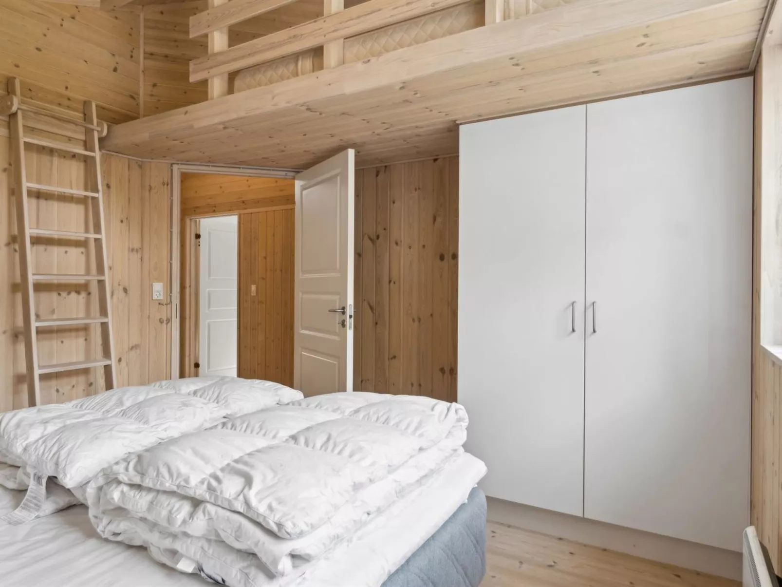 "Launo" - 1.1km to the fjord-Binnen