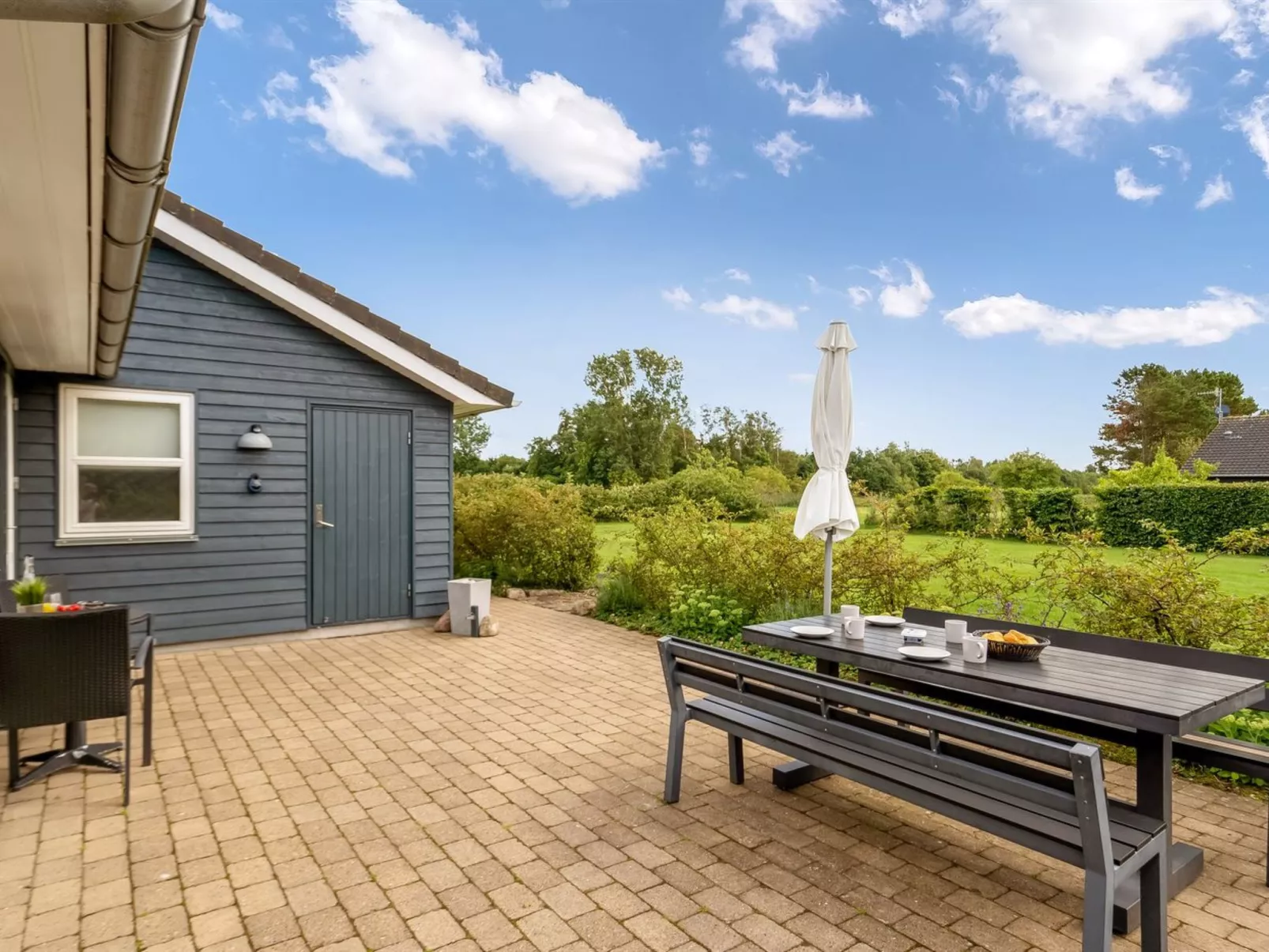 "Lari" - 600m from the sea-Buiten