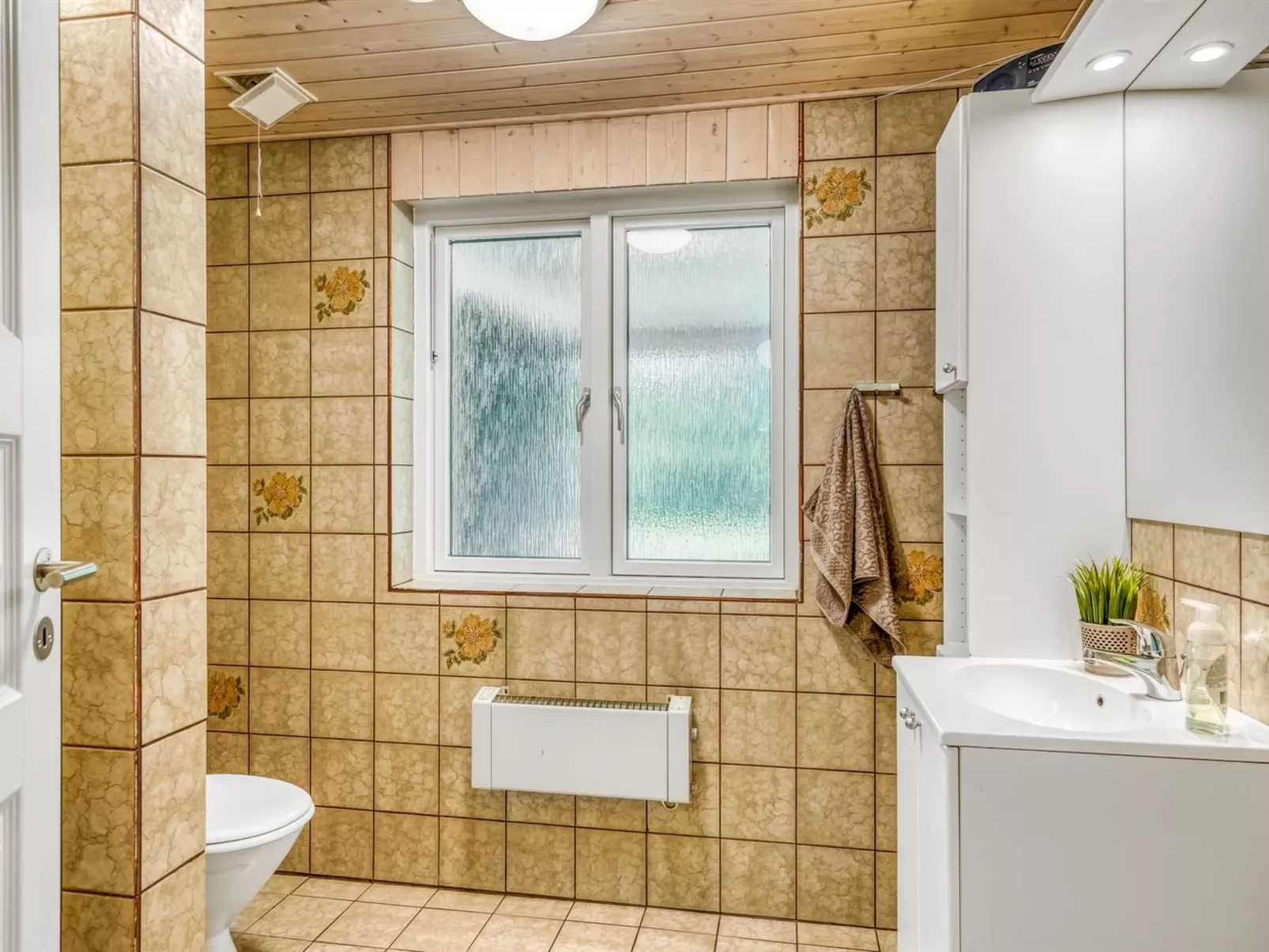 "Lyra" - 500m to the fjord-Binnen