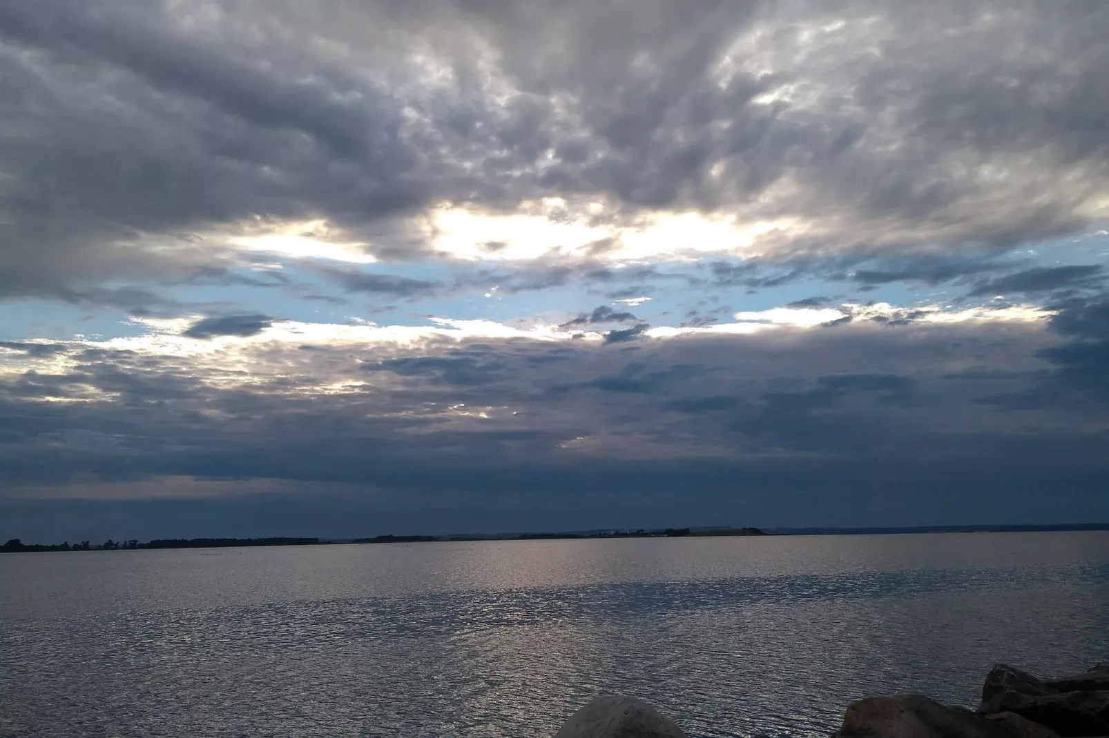 Kustsereniteit bij Fuglsovig-By Traum-Waterzicht