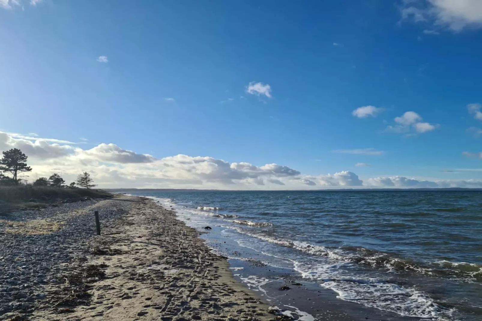 Luxe zwembad retraite bij zee -- By Traum Ferienwohnungen-Waterzicht