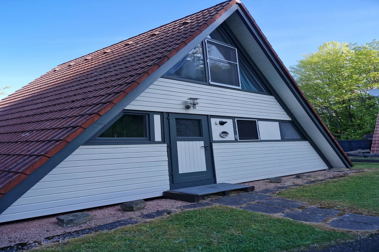 Ronshausen 1-Buitenkant zomer