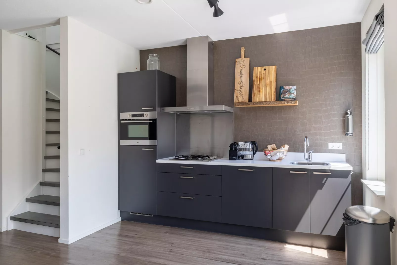Appartement Kaapduinseweg 13 Dishoek 13D luxe 6p sauna-Keuken