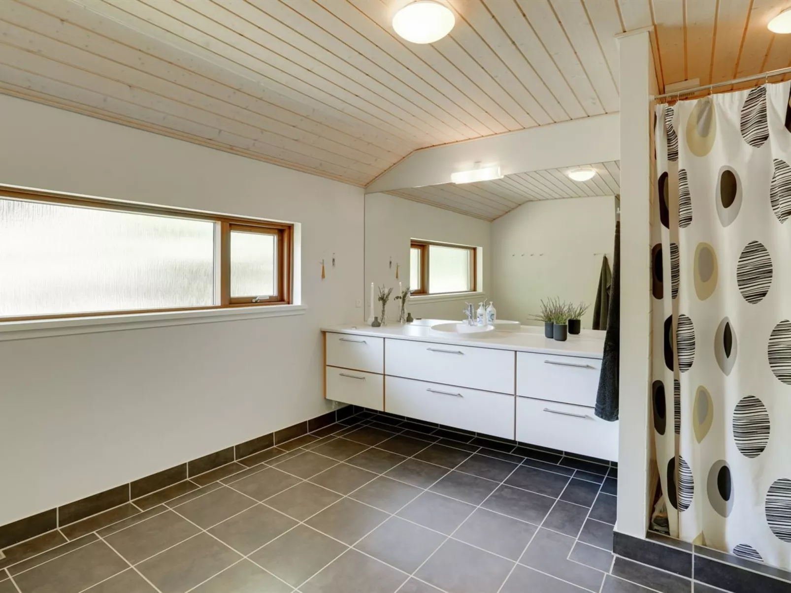 "Thorine" - 750m from the sea-Binnen