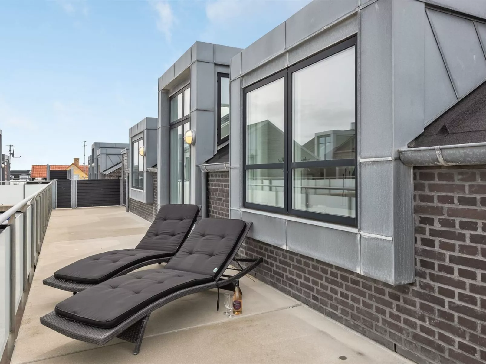 "Anneka" - 200m from the sea-Buiten