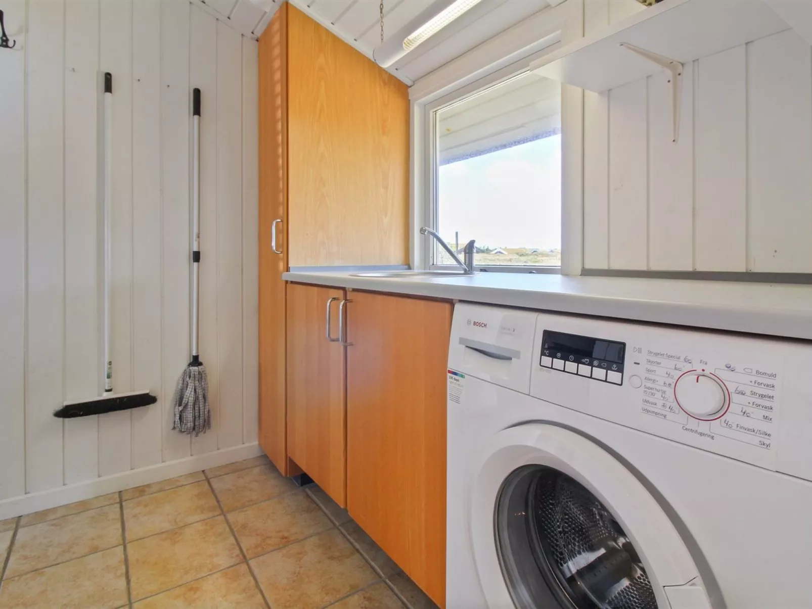 "Edyta" - 400m from the sea-Binnen