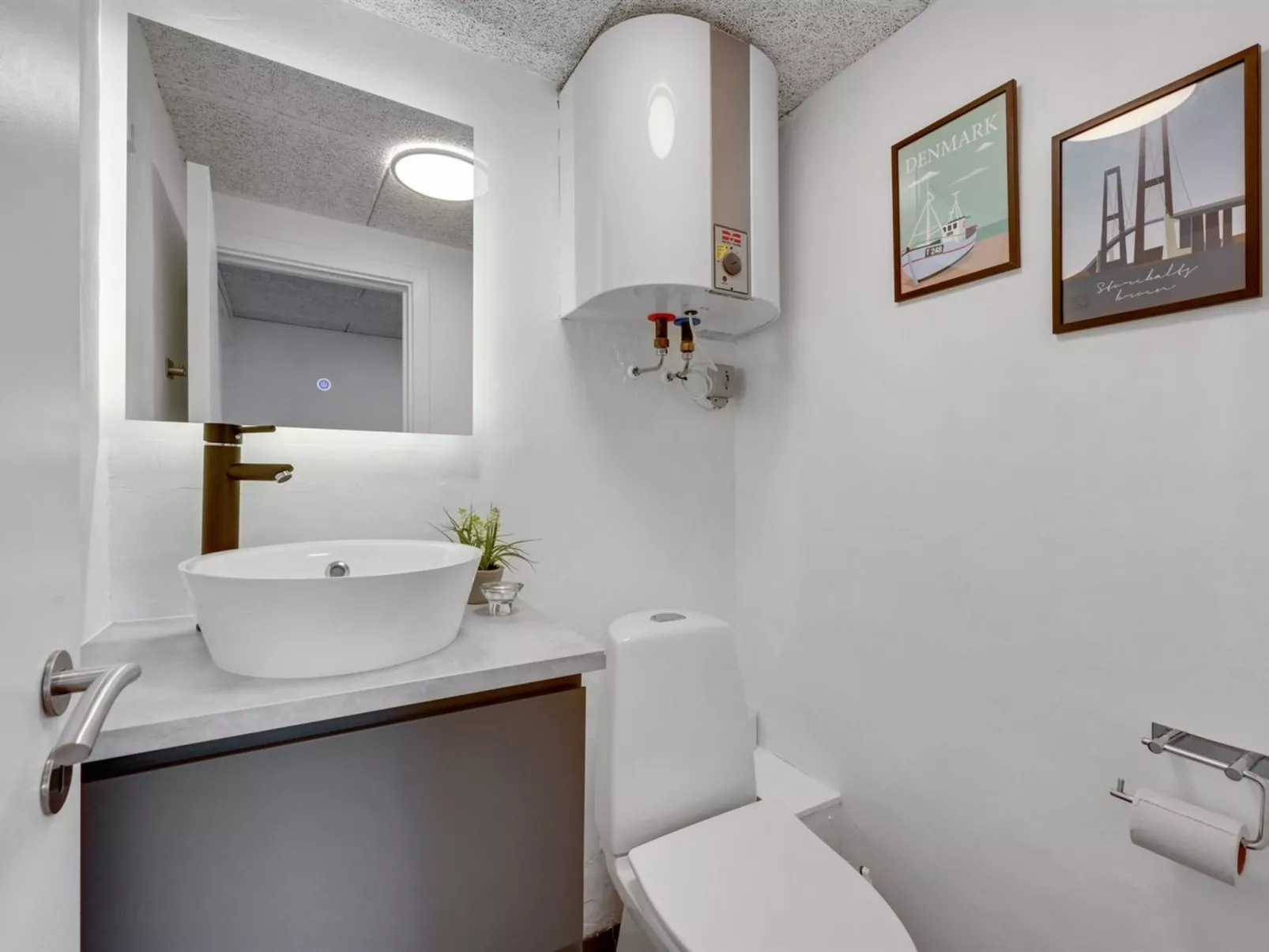 "Mert" - 1.2km from the sea-Binnen