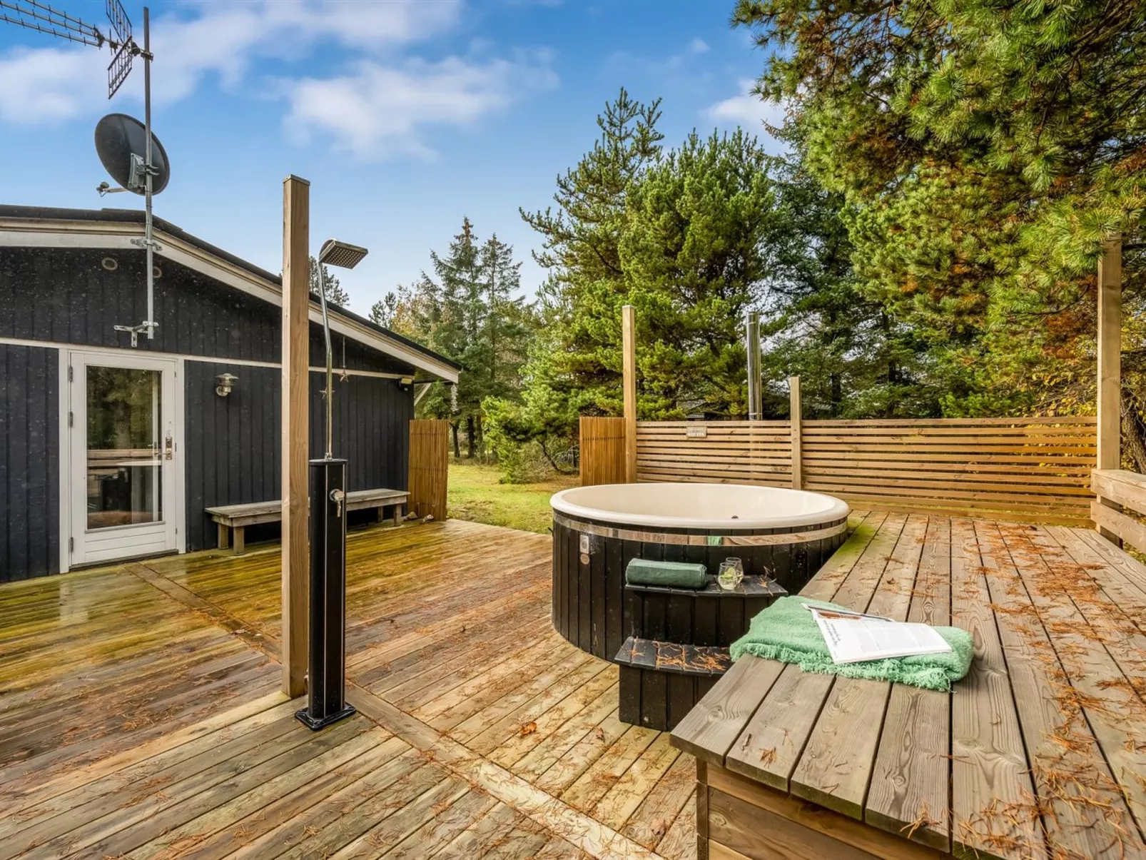 "Toimi" - 500m to the fjord-Binnen