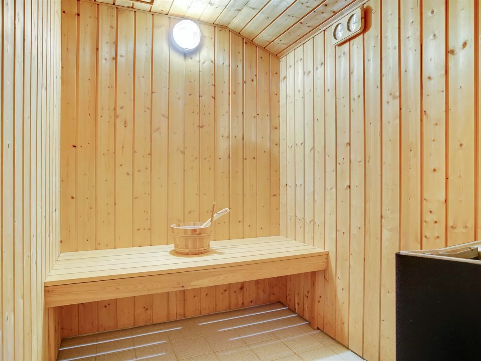 "Loreia" - 200m from the sea-Binnen