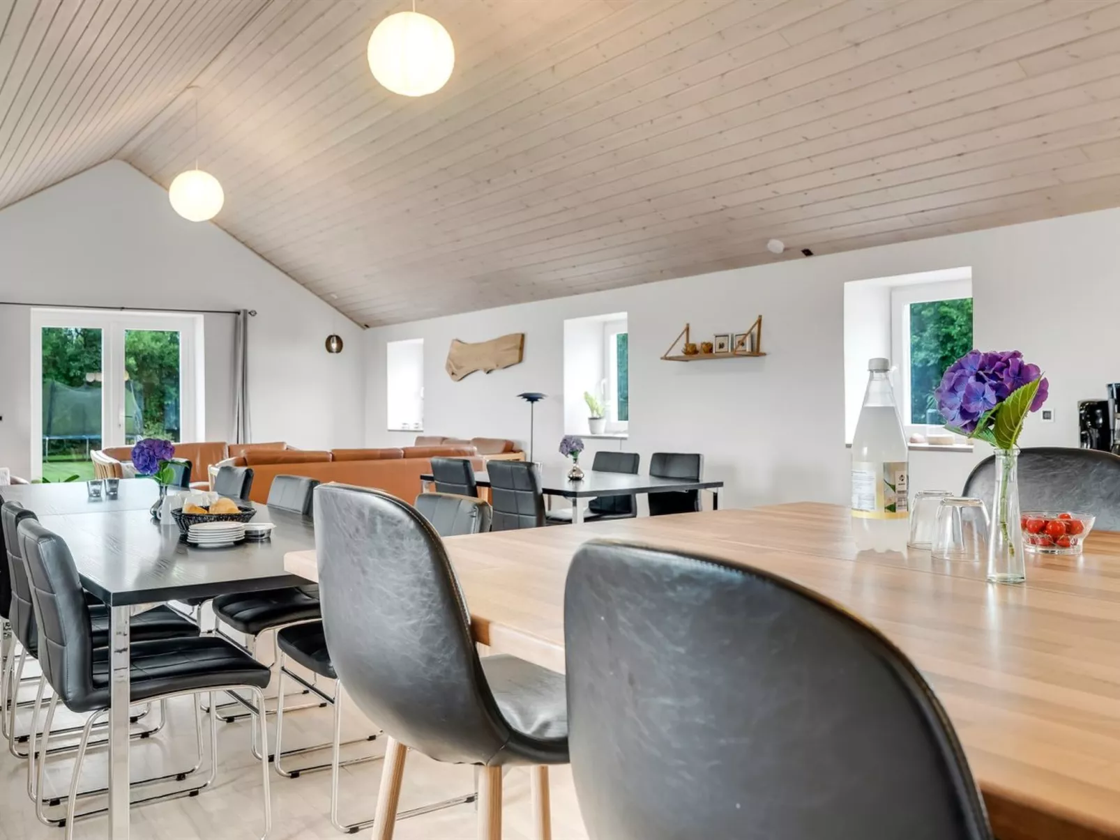 "Folkar" - 3km to the fjord-Binnen